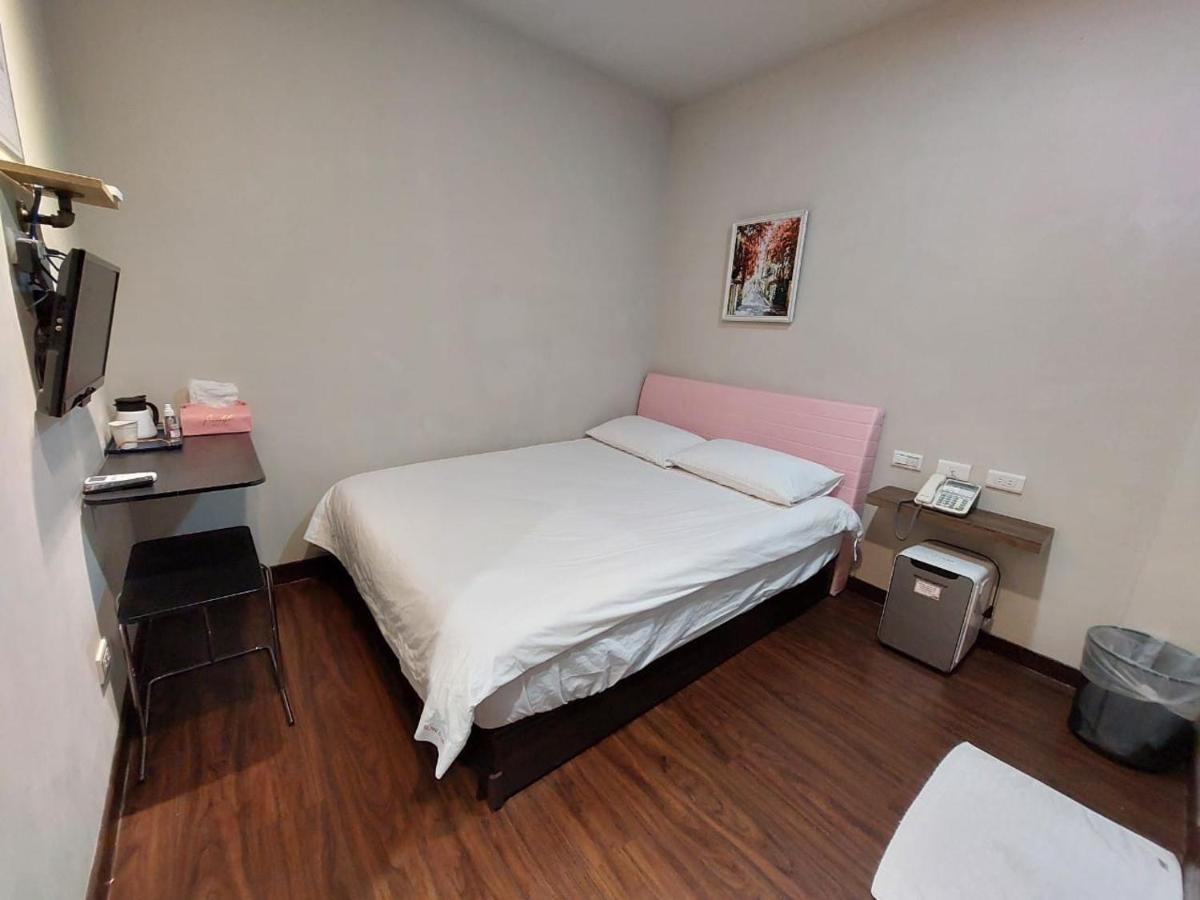 Swf淡水新五福旅館 Sinwufu Hotel מראה חיצוני תמונה