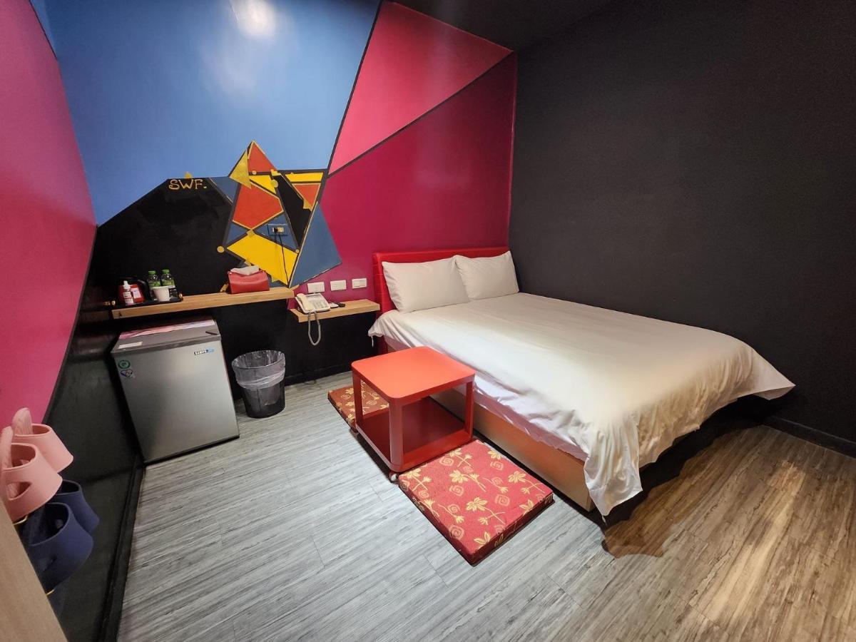 Swf淡水新五福旅館 Sinwufu Hotel מראה חיצוני תמונה