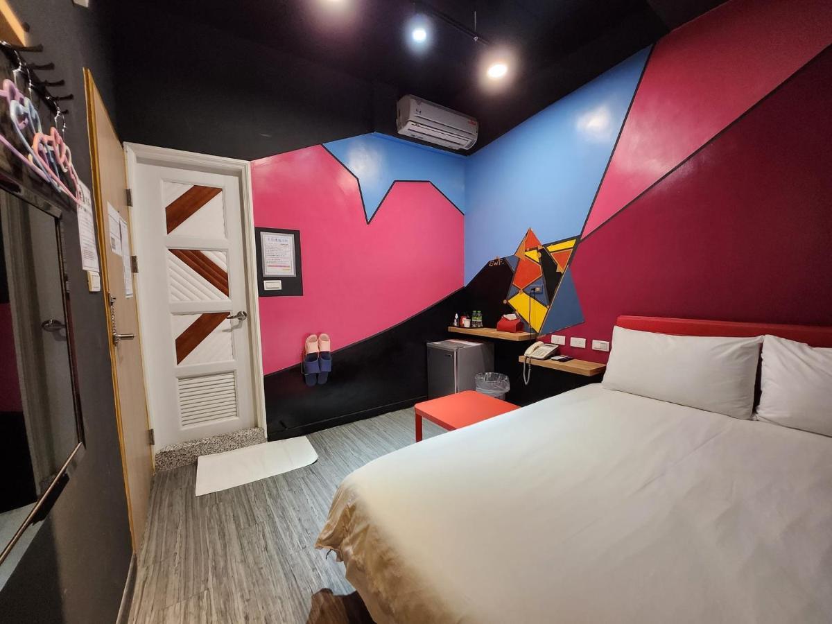 Swf淡水新五福旅館 Sinwufu Hotel מראה חיצוני תמונה
